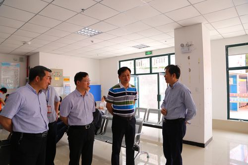 南京市教育局领导视察校园开放日接待大厅
